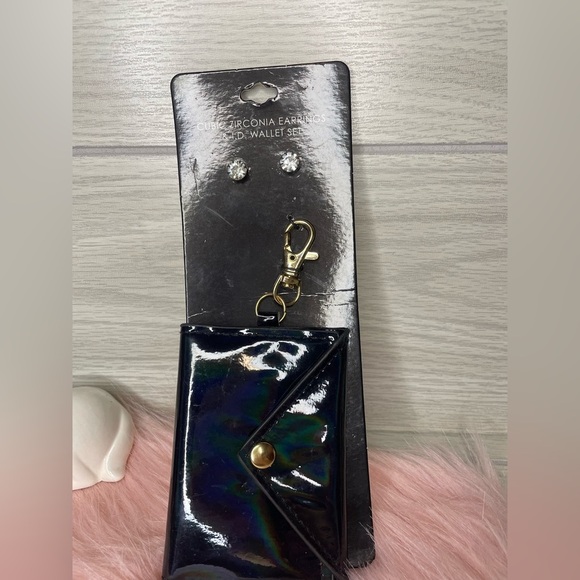 Cubic zirconia earrings & I.D wallet set - Picture 6 of 6